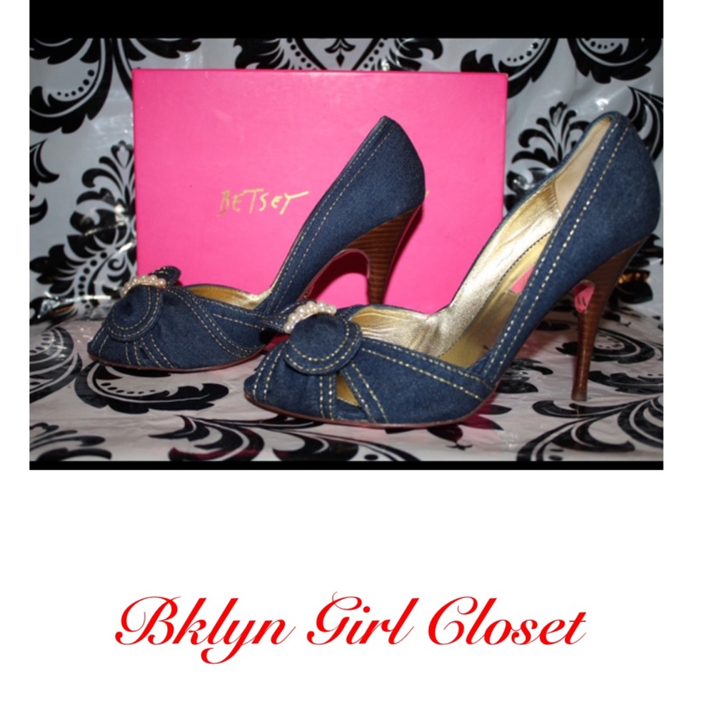 Betsey Johnson Peep Toe
